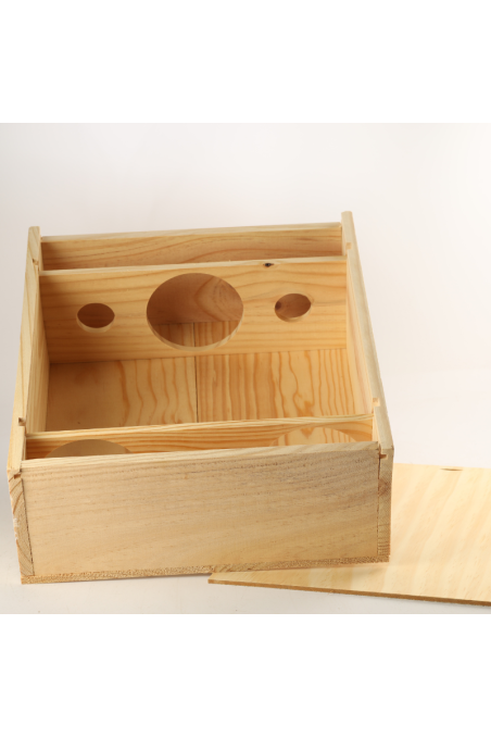 Wooden box for 3 bottles